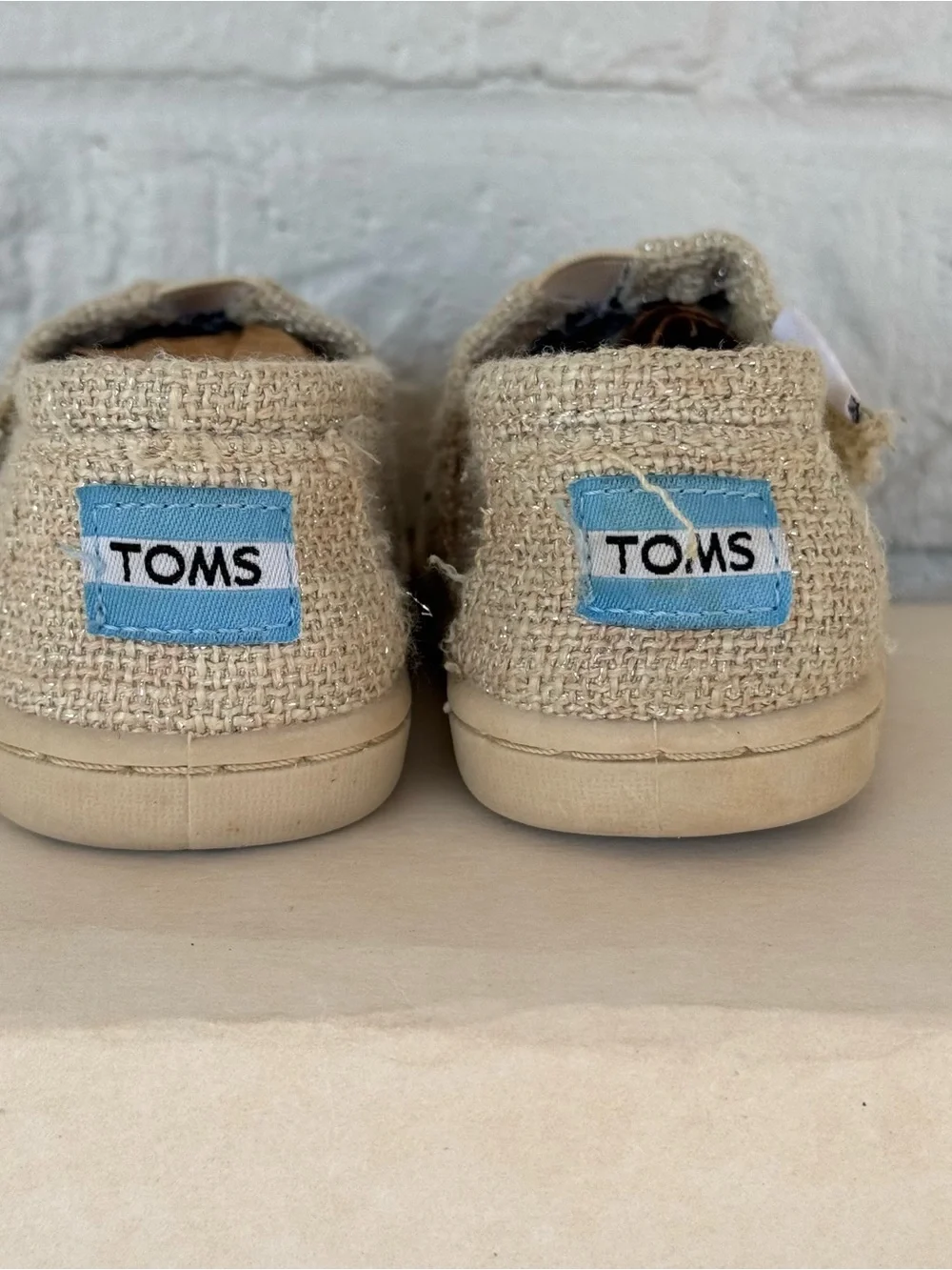 Sparkly Burlap TOMS Shoes T4